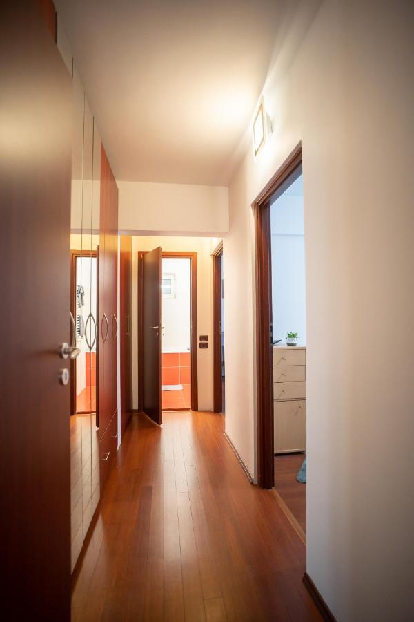 Spacious 2Br Dristor Apartment Bucharest Exterior photo